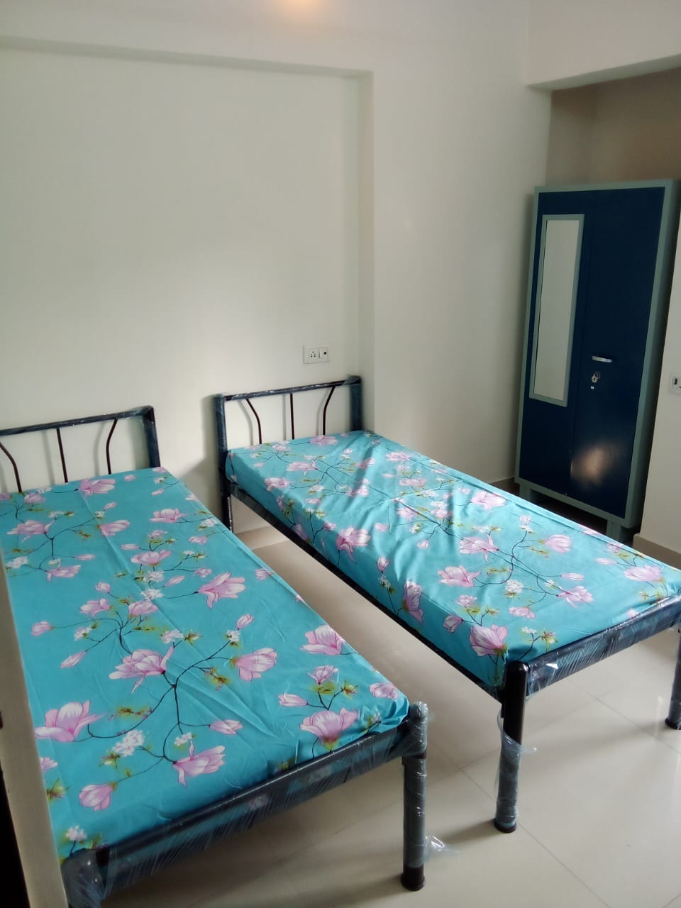 Furnished PG in Castle Mill for New Job Relocation